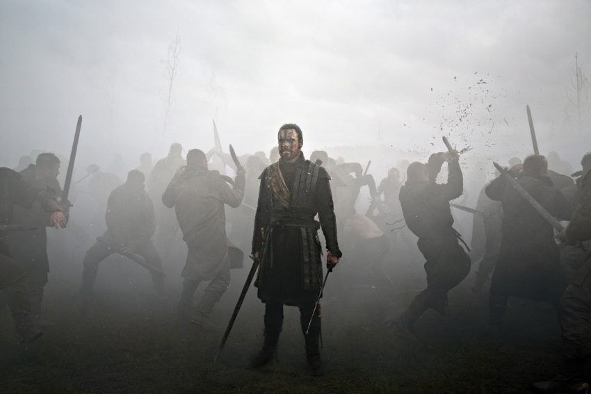 Szenenbild aus MACBETH - Macbeth (Michael Fassbender) im Kampf - © 2015 StudioCanal