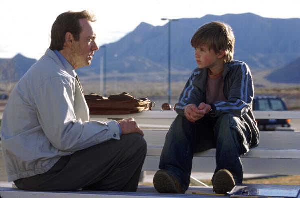 Eugene Simonet (Kevin Spacey) und Trevor (Haley Joel Osment) - © Warner Bros.