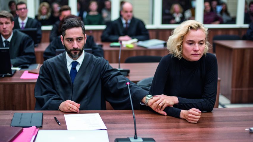 Filmstill aus AUS DEM NICHTS - Danilo Fava (Denis Moschitto) und Katja (Diane Kruger) vor Gericht - © Warner Bros. 