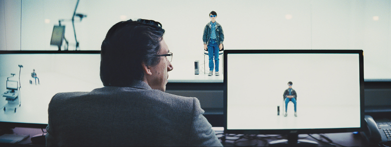Szenenbild aus MIDNIGHT SPECIAL - Alton (Jaeden Martell) zeigt Sevier (Adam Driver) seine Fähigkeiten. - © Warner Bros.