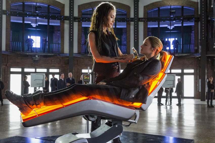(L-R) MAGGIE Q AND SHAILENE WOODLEY star in DIVERGENT - © Concorde Home