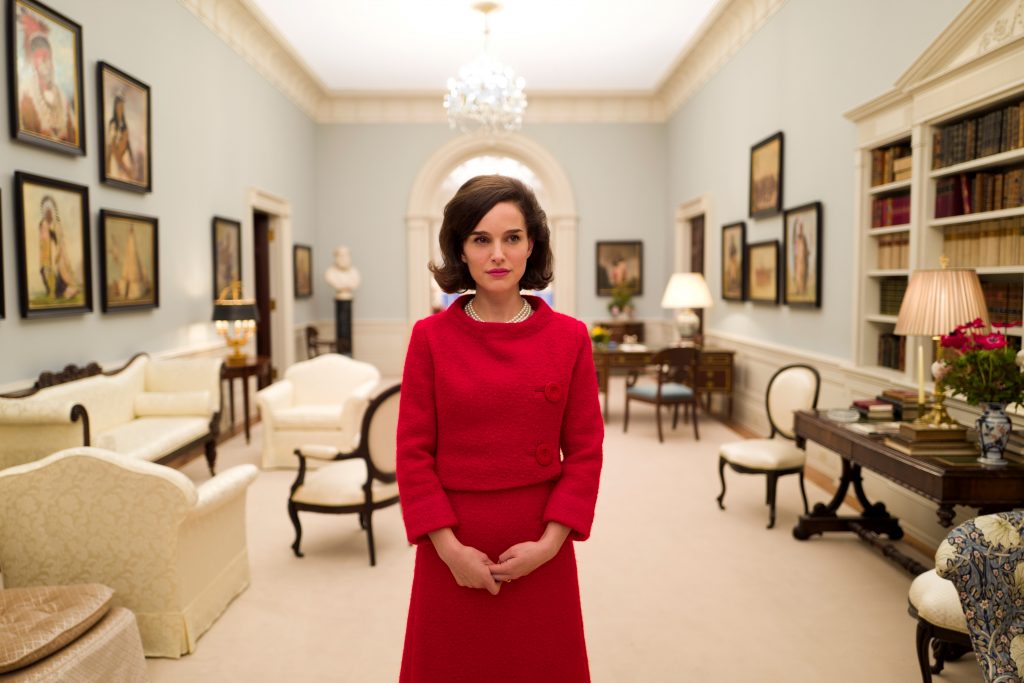 Natalie Portman glänzt als Jackie Kennedy - © Tobis Filmverleih