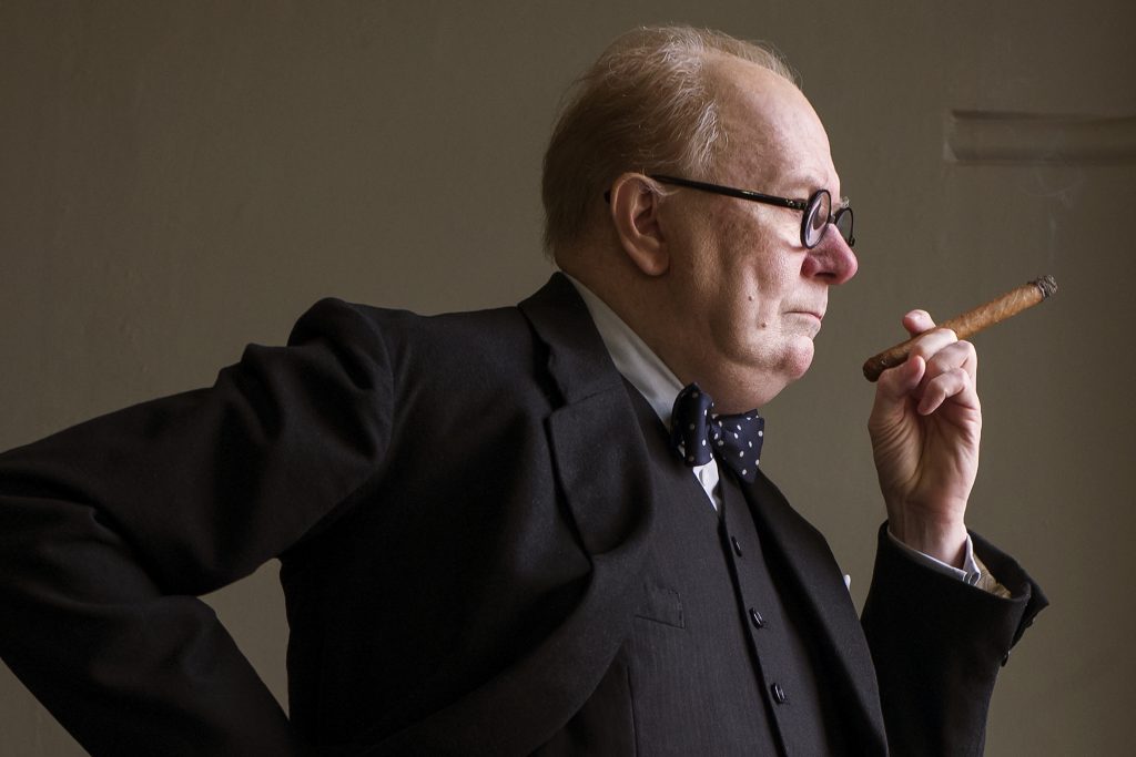 Szenenbild aus DIE DUNKELSTE STUNDE - DARKEST HOUR - Gary Oldman als Winston Churchill - © Universal Pictures