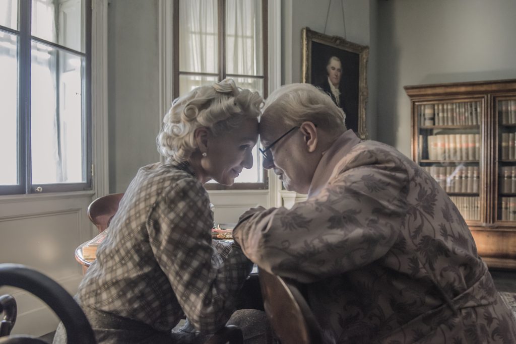 Szenenbild aus DIE DUNKELSTE STUNDE - DARKEST HOUR - Clementine (Kristin Scott Thomas) und Winston (Gary Oldman) - Credit: Jack English / Focus Features