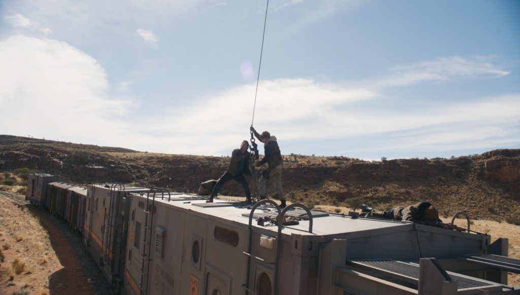 Szenenbild aus MAZE RUNNER: THE DEATH CURE (2018) - Maze Runner - Die Auserwählten in der Todeszone - Thomas und seine Freunde stehlen einen Zugwagon - © 20th Century Fox