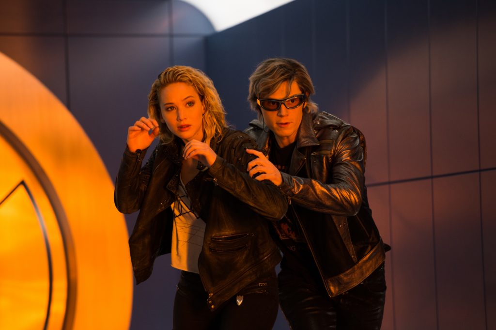 Szenenbild aus X-MEN: APOCALYPSE - Mystique (Jennifer Lawrence) und Quicksilver (Evan Peters) - © 2016 Twentieth Century Fox Home Entertainment
