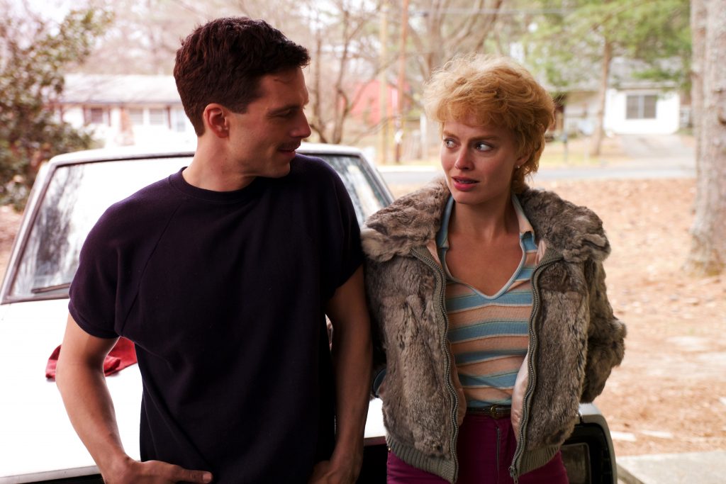 Szenenbild aus I, TONYA (2017) -Jeff Gillooly (Sebastian Stan) und Tonya Harding (Margot Robbie) lernen sich kennen - © DCM