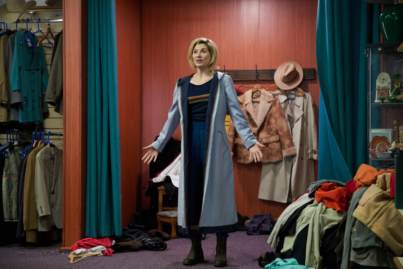 Szenenbild aus Doctor Who - 11. Staffel - Neues Outfit für den Doctor (Jodie Whittaker) - © Polyband Medien