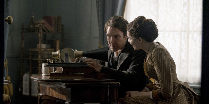 Szenenbild aus THE CURRENT WAR - Thomas Edison (Benedict Cumberbatch) und Ehefrau Mary (Tuppence Middleton) - © Leonine Studios