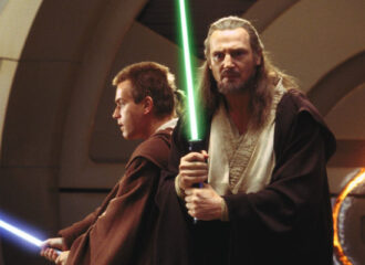 Szenenbild aus STAR WARS: EPISODE 1 - Obi-Wan Kenobi (Ewan McGregor) und Qui-Gon Jinn (Liam Neeson) kämpfen gegen dunkle Mächte. - © Lucasfilm
