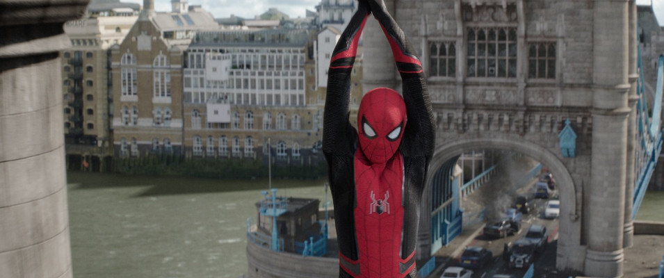 Szenenbild aus SPIDER-MAN: FAR FROM HOME - Spider-Man (Tom Holland) in London. - © Sony Pictures