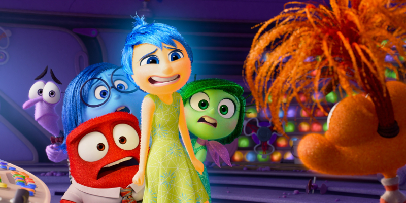 Szenenbild aus INSIDE OUT 2 - ALLES STEHT KOPF 2 - Die bisherigen Emotionen sind nicht begeistert von ihren neuen Mitbewohnern. - © Disney