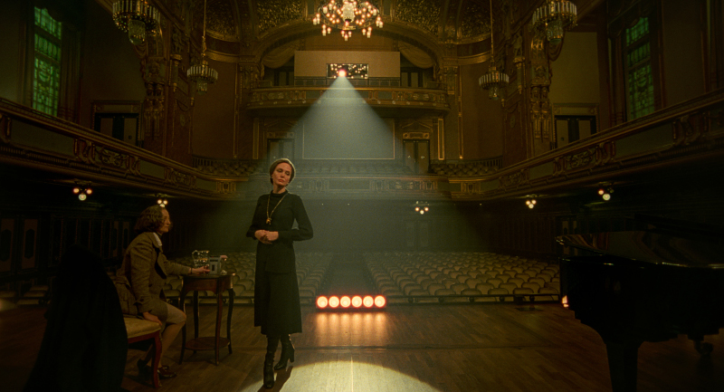 Szenenbild aus MARIA - Bruna (Alba Rohrwacher) und Maria Callas (Angelina Jolie) - © Studiocanal 