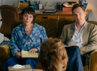 Szenenbild aus THE ROSES - DIE ROSENSCHLACHT - Ivy (Olivia Colman) und Theo (Benedict Cumberbatch) - Photo by Jaap Buitendijk, Courtesy of Searchlight Pictures. © 2025 Searchlight Pictures All Rights Reserved.