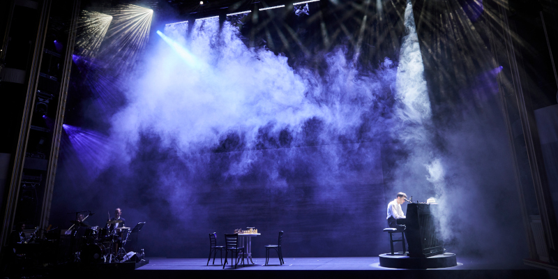 Szenenbild aus SCHACHNOVELLE - Burgtheater - © Tommy Hetzel