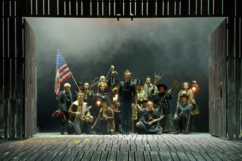 Szenenbild aus DIE LEGENDE VON SLEEPY HOLLOW - Ensemble, Damenchor des Theaters St. Gallen - Foto: Jos Schmid