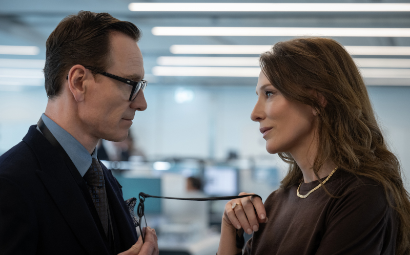 Szenenbild aus BLACK BAG - George (Michael Fassbender) und Kathryn (Cate Blanchett) Woodhouse - Credit: Claudette Barius/Focus Features © 2025 All Rights Reserved.