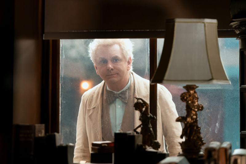 Szenenbild aus GOOD OMENS - Staffel 3 - Aziraphale (Michael Sheen) - Photo Credit: Sanne Gault / Prime © Amazon Content Services LLC
