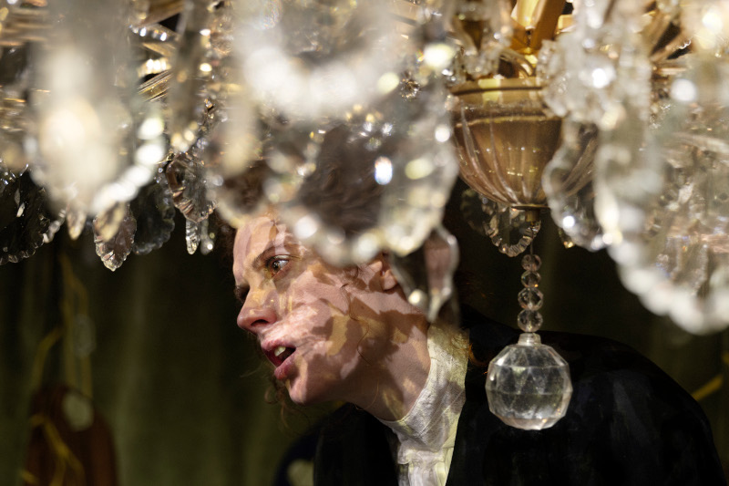 Szenenbild aus FRÄULEIN ELSE - Kammerspiele München - Else (Julia Riedler) - © Armin Smailovic