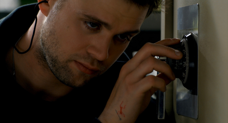 Szenenbild aus TUNER - THE PIANO TUNER - Niki (Leo Woodall) - ©Black Bear / DCM