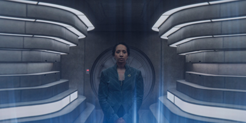 Szenenbild aus SILO - Staffel 3 - Head of IT: Camille (Alexandria Riley) - © Apple TV+