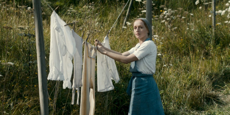 Szenenbild aus ENDE DER SCHONZEIT - Regie: Franziska Schlotterer - Emma (Brigitte Hobmeier) - © Farbfilm Verleih